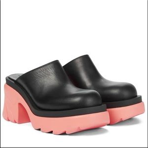 Calfskin Contrast sole Military mules